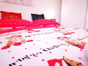 Postel nebo postele na pokoji v ubytování Apartman "Sabine red" with heated pool