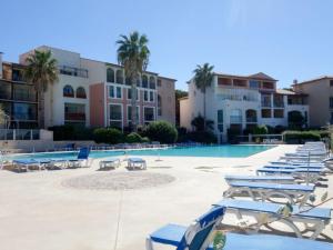Gallery image of Beau T2 vue mer dans résidence standing avec piscine classé 3 étoiles in Six-Fours-les-Plages