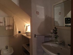 Ein Badezimmer in der Unterkunft Casa Vacanza Castagna