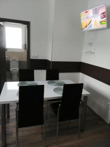 TV a/nebo společenská místnost v ubytování Apartmany Agatha