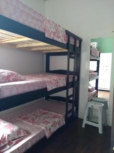 Hostel Santana - Metrô Santana tesisinde bir ranza yatağı veya ranza yatakları