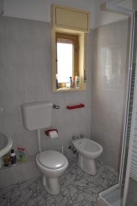 A bathroom at Summerhouse Sagana