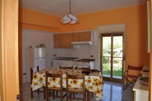 A kitchen or kitchenette at Summerhouse Sagana