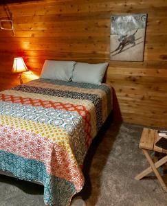 Ένα ή περισσότερα κρεβάτια σε δωμάτιο στο Carini Cavern