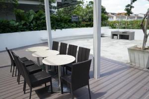 Balkón nebo terasa v ubytování 2 Carpark GEP 5 Star Hotel Bed & Sofa Studio