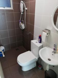 Koupelna v ubytování 2 Carpark GEP 5 Star Hotel Bed & Sofa Studio