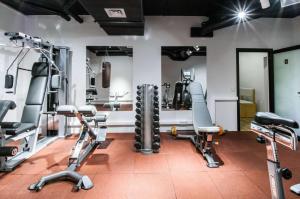 Fitness centrum a/nebo fitness zařízení v ubytování Best Western Premier Natalija Residence