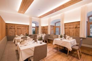 Posedenie v ubytovaní Hotel Madatsch