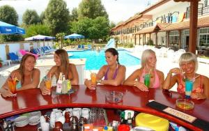 Nápoje v ubytování Hotel Afroditi