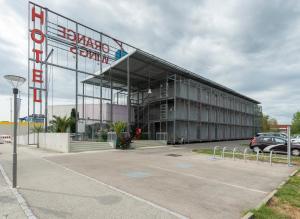 Zgradba, v kateri se nahaja hotel