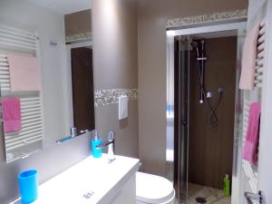 A bathroom at San Gregorio House Még 30 kép