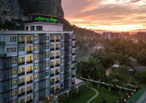 Nespecifikovaný výhled na hory nebo výhled na hory při pohledu z hotelu