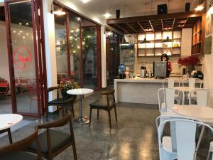 Gallery image of LaRose Cafe I Bed & Breakfast in Quy Nhon
