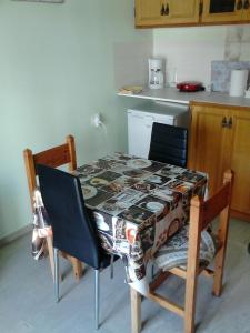 Η κουζίνα ή μικρή κουζίνα στο Vasiliki's Apartment +11 φωτογραφίες