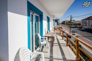 Balkón nebo terasa v ubytování Peniche Surfcamp Hostel