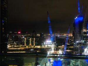 Uma vista geral de Melbourne ou a vista da cidade a partir do apartamento