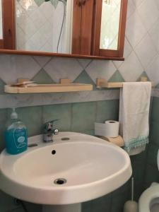 Pietramiliare tesisinde bir banyo