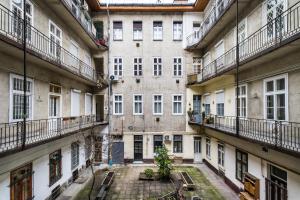 Budova, v ktorej sa apartmán nachádza