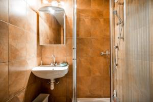 Kúpeľňa v ubytovaní BpR BRIGHT Sapphire Apartment + 18 fotografií