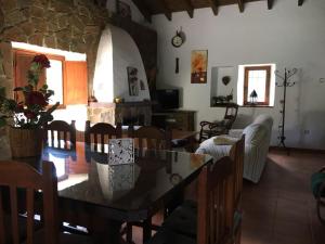 A seating area at Casa Rural Los Cascajales