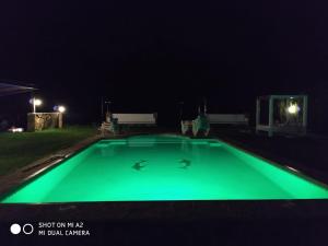 The swimming pool at or close to Casa Rural Los Cascajales