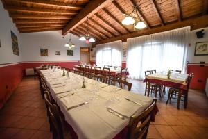 Restaurace v ubytování Agriturismo la Preara + 23 fotografií