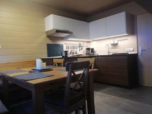 Kuchnia lub aneks kuchenny w obiekcie Apart Family Schweng
