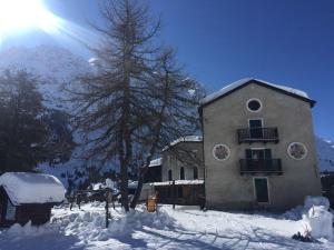 Rifugio Ghiacciaio dei Forni v zimě
