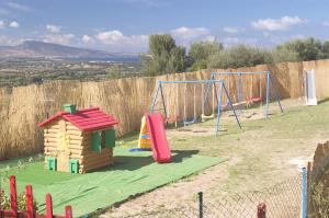 Area permainan anak di Borgo Marino Badesi