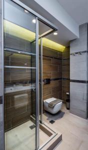 Koupelna v ubytování Lemar Luxury Apartments