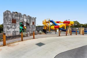 Ingenia Holidays Ulladulla的儿童游玩区