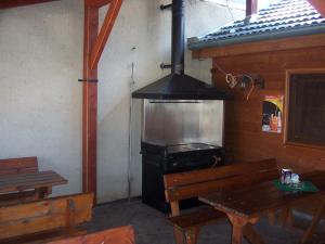 BBQ facilities na available sa mga guest sa guest house