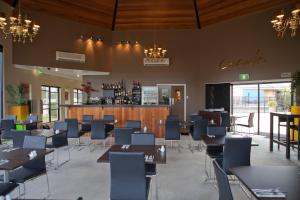 Best Western Ascot Lodge Motor Inn tesisinde lounge veya bar alanı