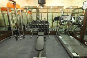 Fitness centrum a/nebo fitness zařízení v ubytování Jyoti Dwelling Hotel