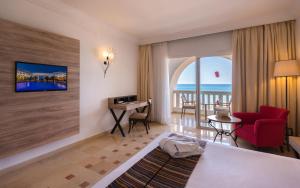 TV a/nebo společenská místnost v ubytování Medina Solaria And Thalasso