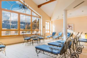 Nespecifikovaný výhled na hory nebo výhled na hory při pohledu z aparthotelu