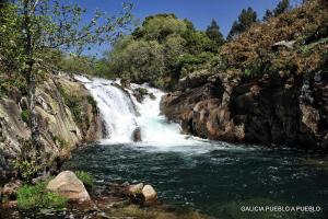 Fotografie z fotogalerie ubytování O Cabanel Albergue-Bar v destinaci Villastose