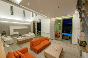 Afbeelding uit fotogalerij van Filerimos Oasis Luxury Villa in Ialyssos
