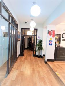 The lobby or reception area at The King William Hotel 