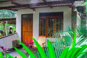Garður fyrir utan Manju Homestay
