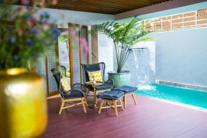 Bazén v ubytování Lavana Hotel Chiangmai nebo v jeho okolí