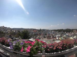 Nespecifikovaný výhled na destinaci Dalat nebo výhled na město při pohledu z hotelu