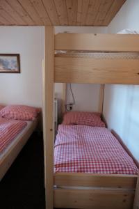 Letto o letti in una camera di Seebachhaus