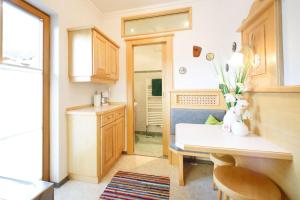 A kitchen or kitchenette at Warterhof