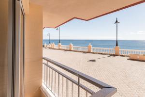 Fotografia z galérie ubytovania Primera línea con preciosas vistas al mar v destinácii Melenara