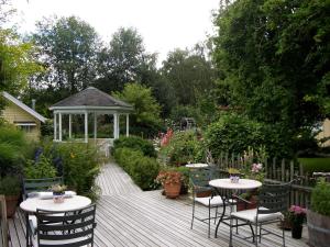 Un patio sau altă zonă în aer liber la Country Cottage of Langley