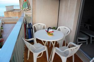 Balkón nebo terasa v ubytování Villa Hortensia - Primera linea playa la concha