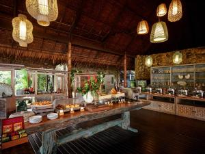 Restaurace v ubytování Khaolak Paradise Resort - SHA Extra Plus