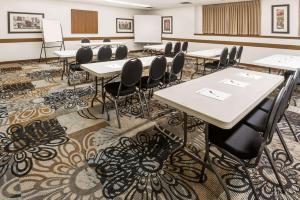 Gallery image of Ramada by Wyndham Sherwood Park in Sherwood Park