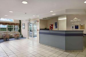 Lobbyn eller receptionsområdet på Microtel Inn by Wyndham Champaign